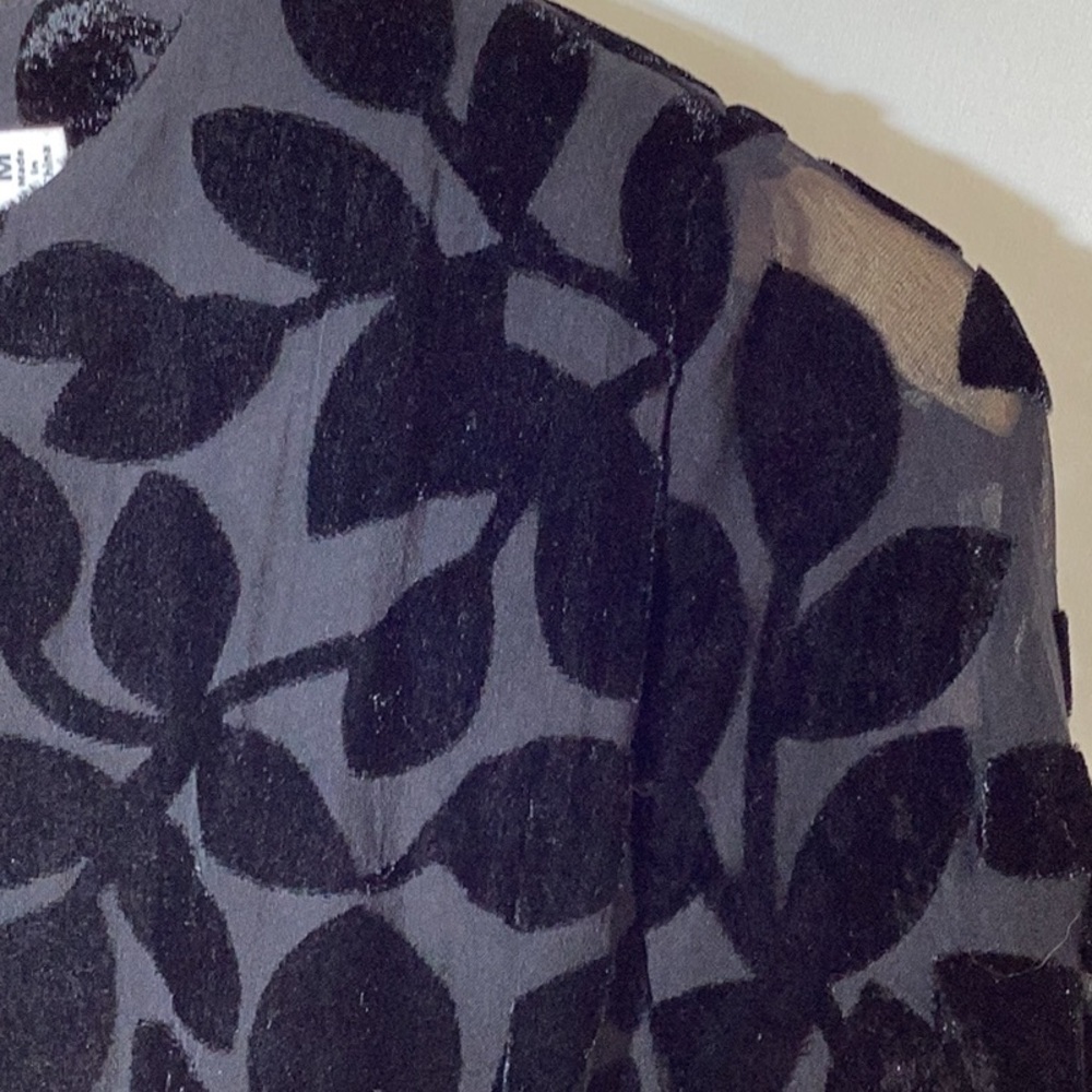 GRETCHEN SCOTT Ursula Swing Dress
- Luxe Leaf Velvet Black Size Medium - Picture 10 of 14